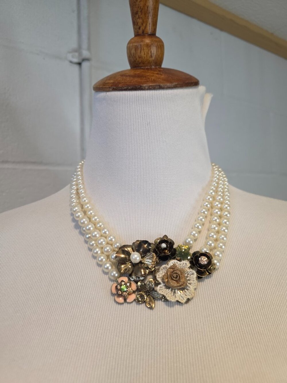Vintage Operacore Cottagecore Femi Preppy Floral Pearl Statement Necklace
